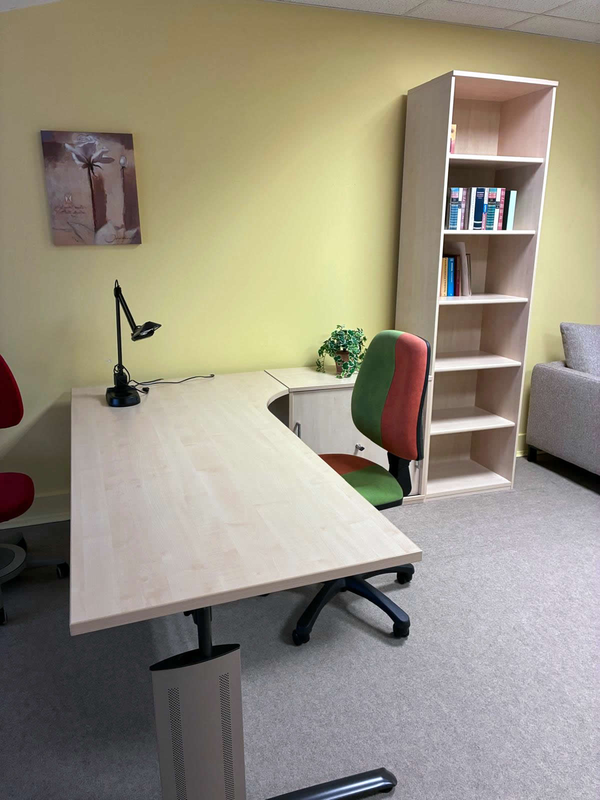 Schreibtisch mit Anbauschrank