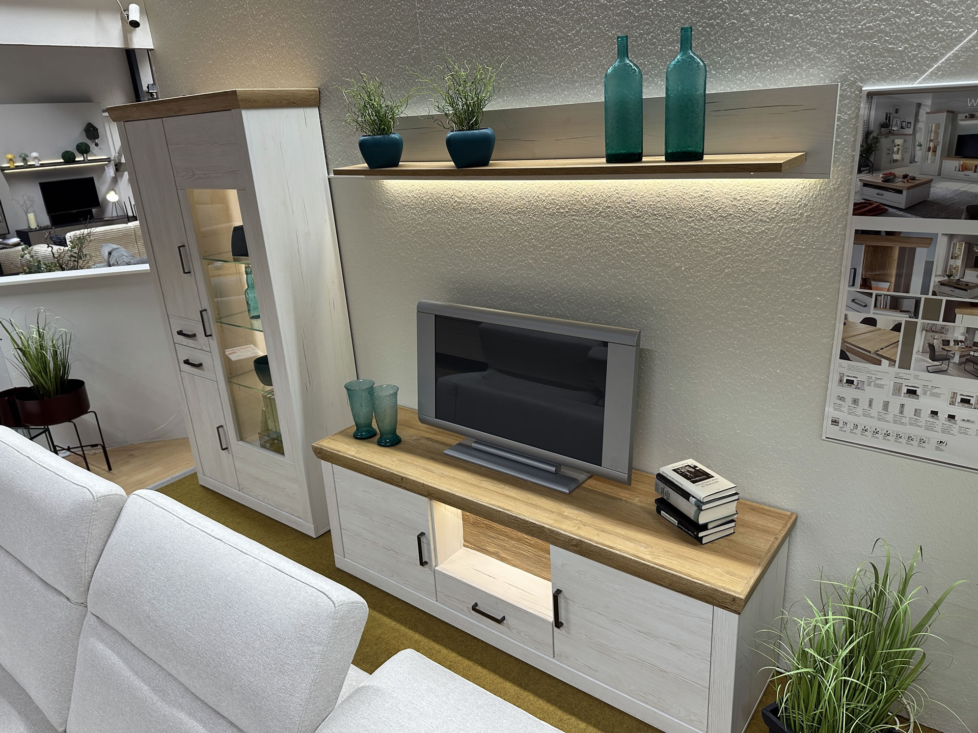 Wohnwand Madrid, Pinie Aurelio Dekor