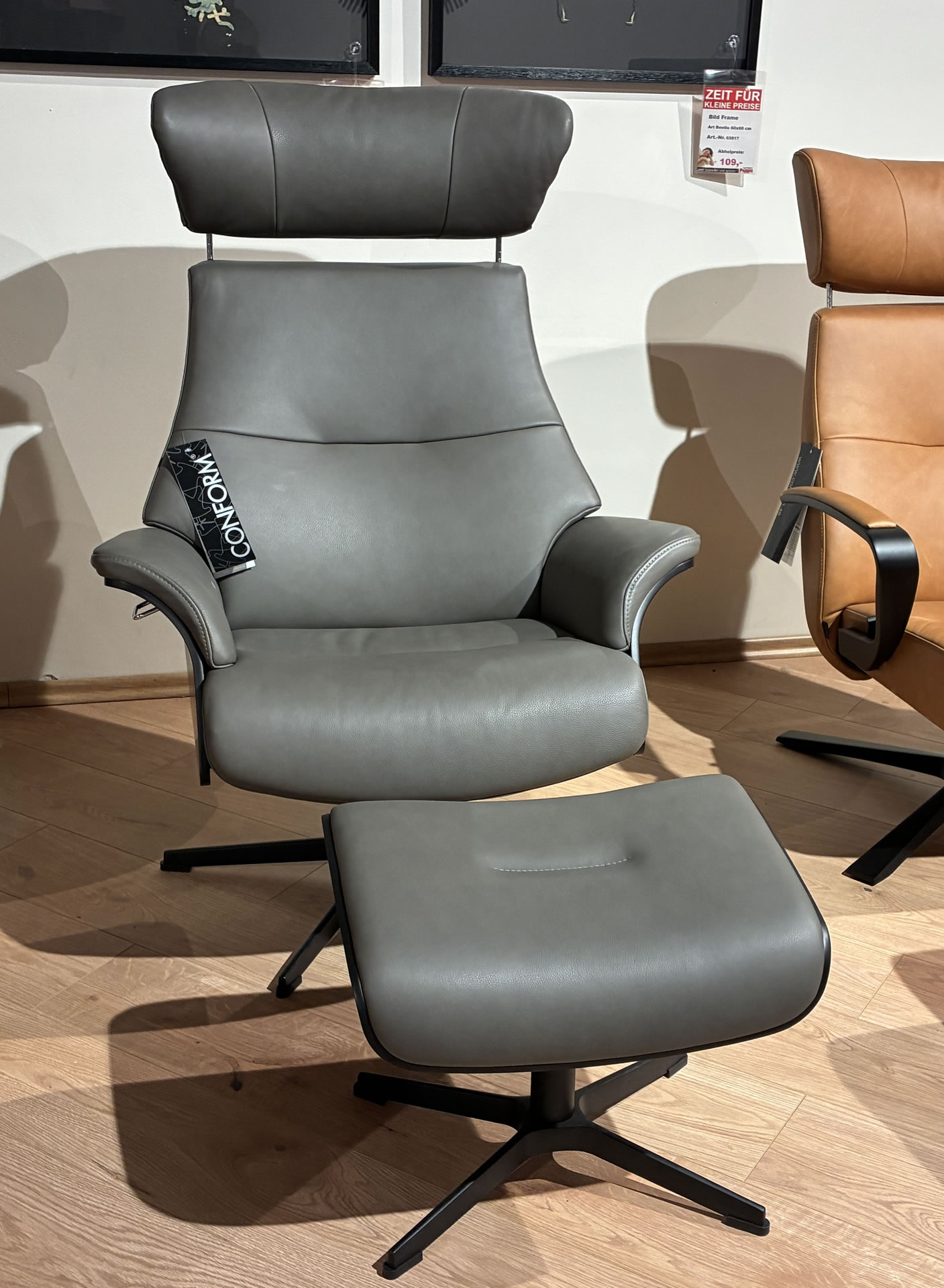 Conform Sessel + Hocker AIR in Leder