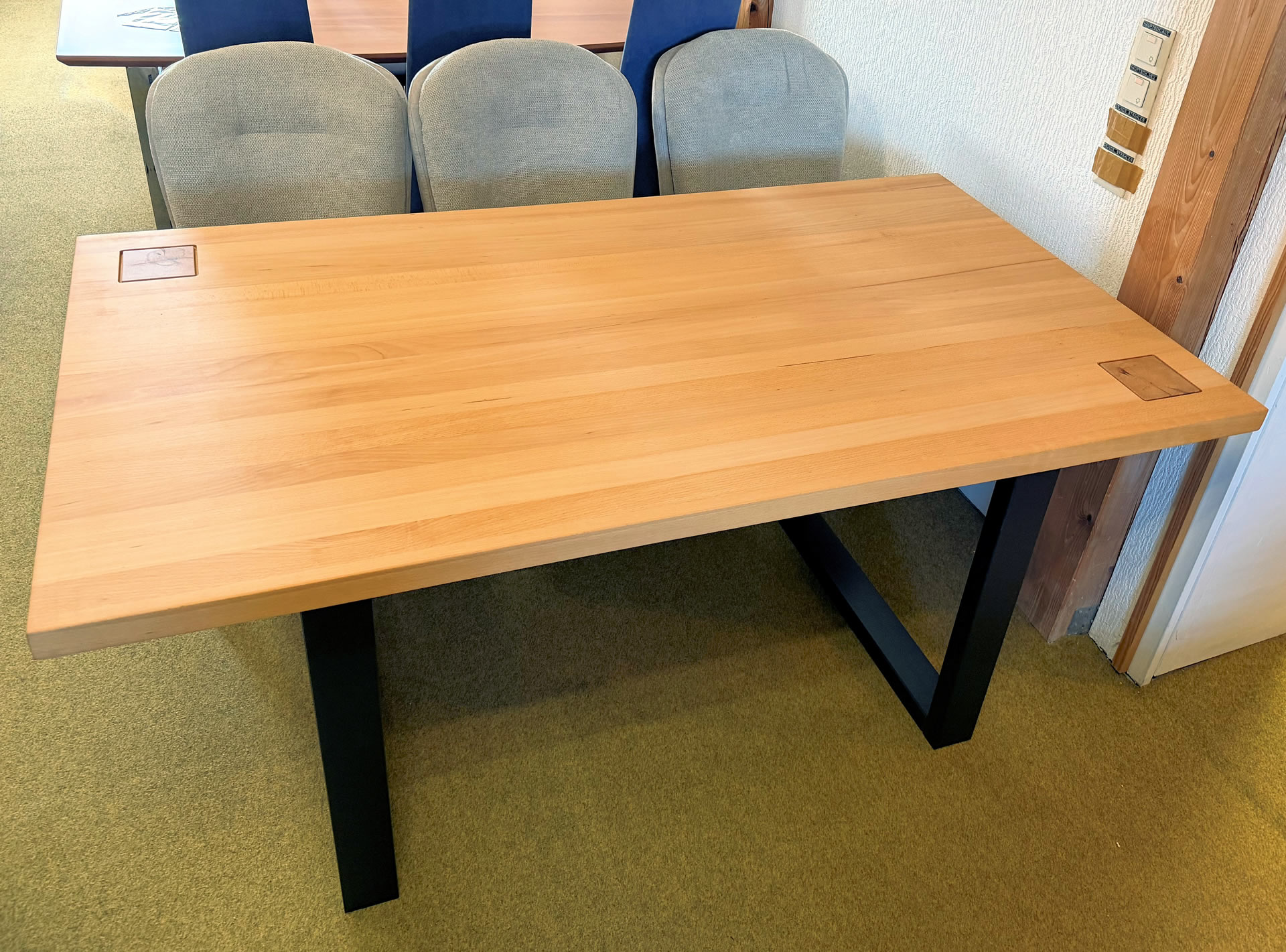 Massivholz- Esstisch m. Hirnholz von G+K Kernbuche