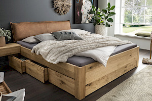 Bett in Wildeiche Z23094-1
