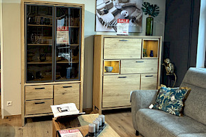H&H Nystead Vitrine