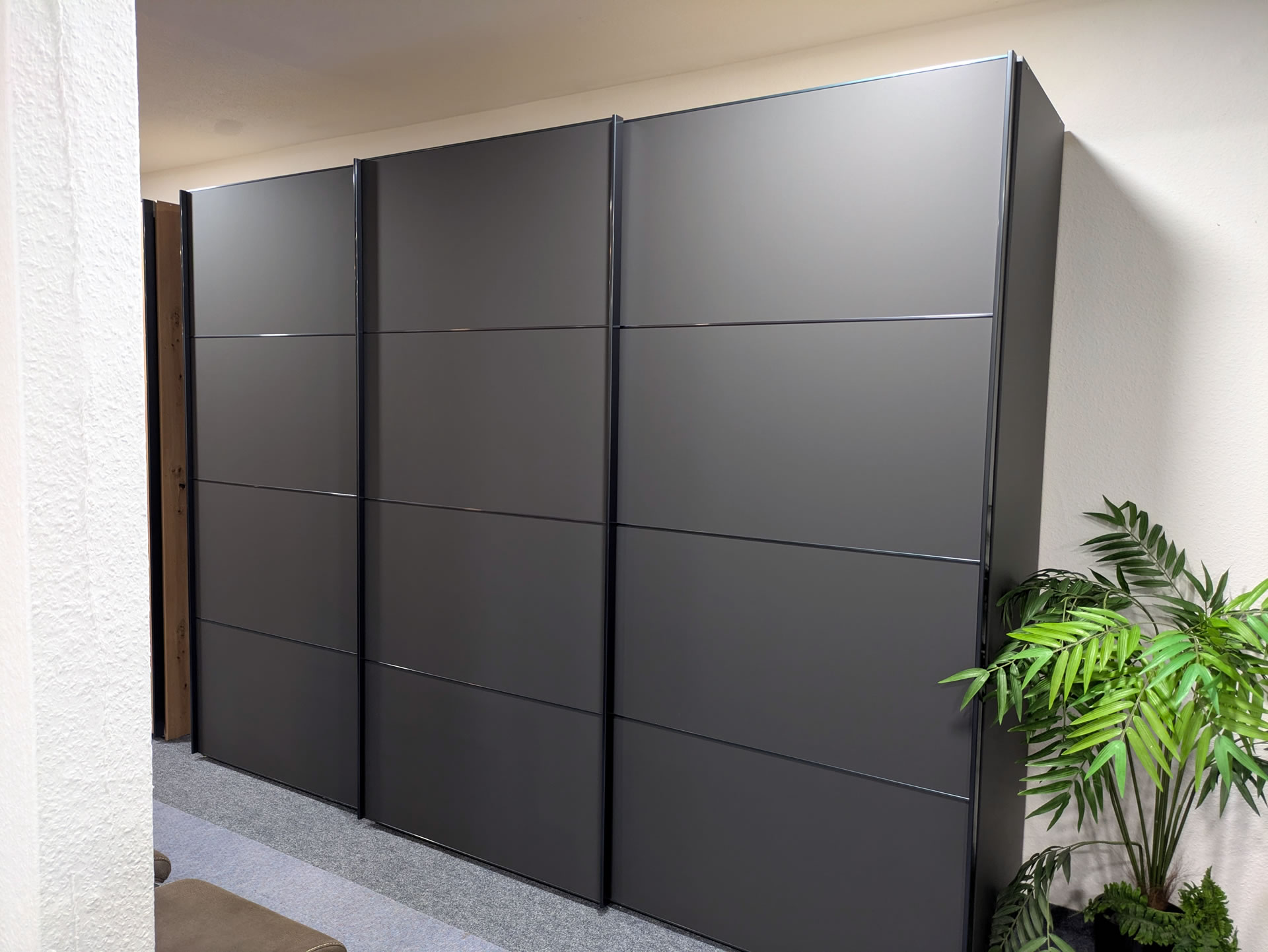 Kleiderschrank